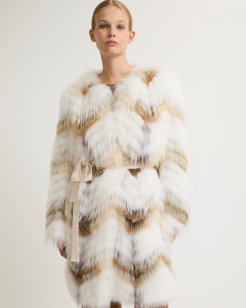 Belted coat in merino knit and fox fur - white natural mixed - Yves Salomon