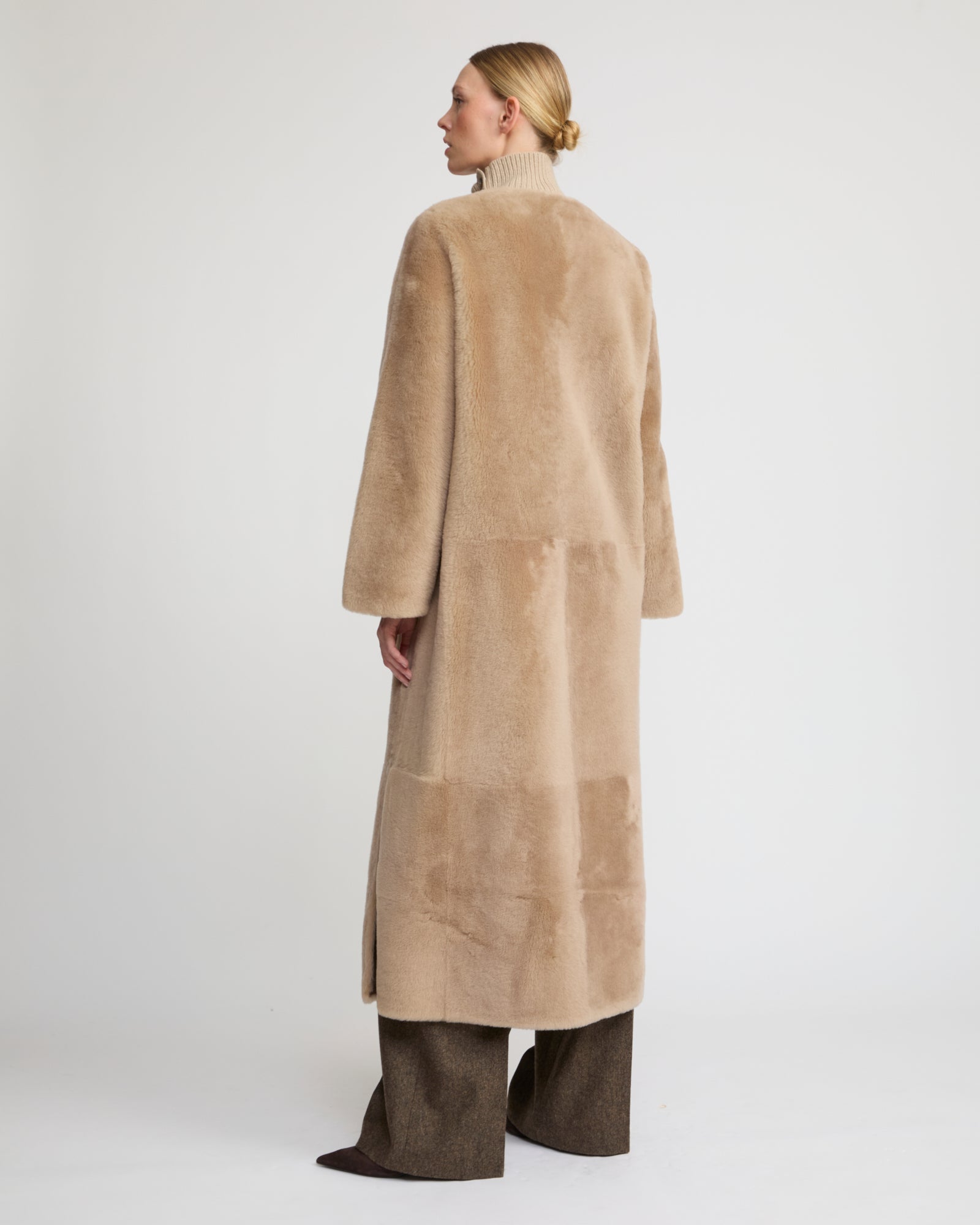 Extra long draped lambskin shearling coat - Yves Salomon