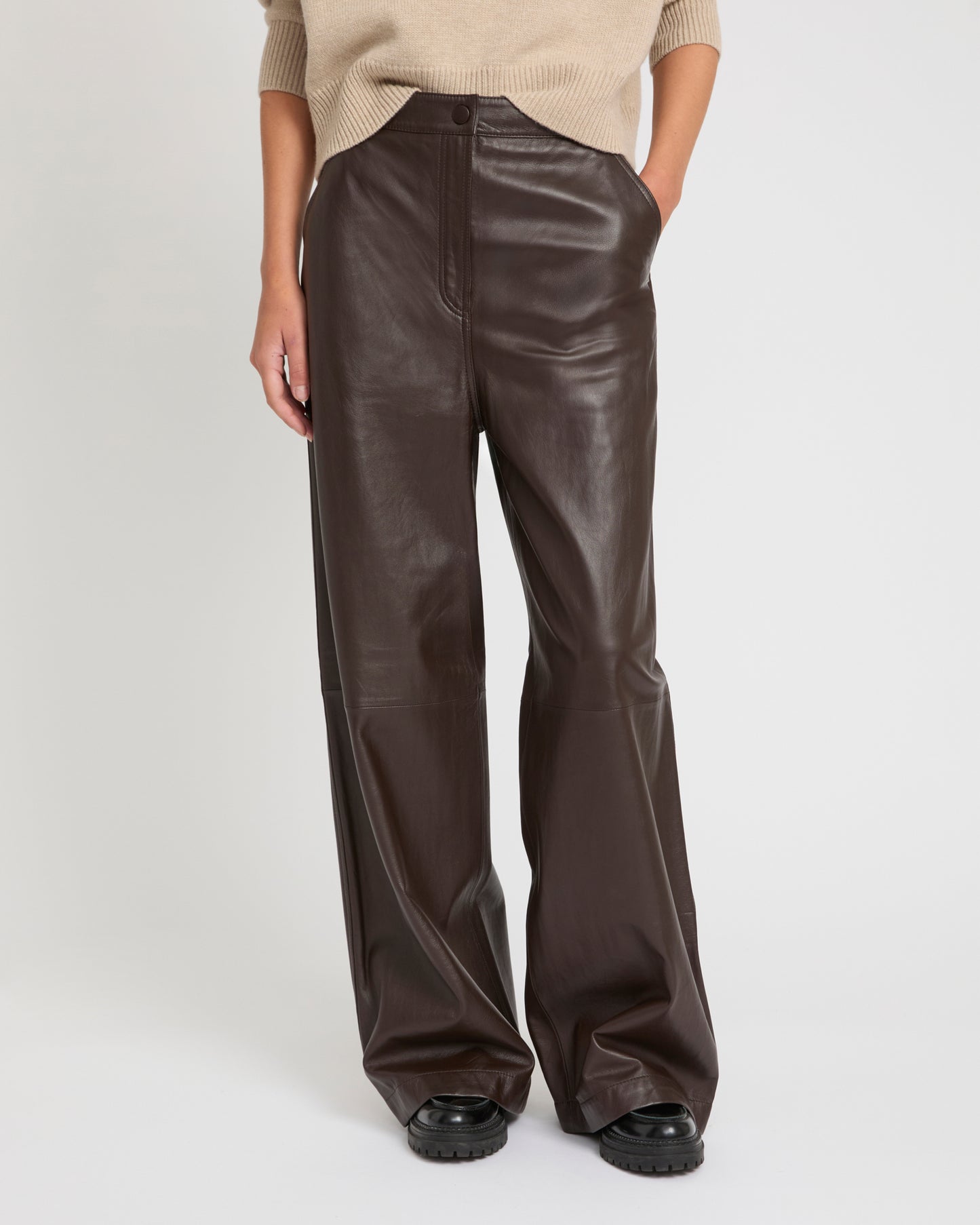Straight trousers in lamb leather