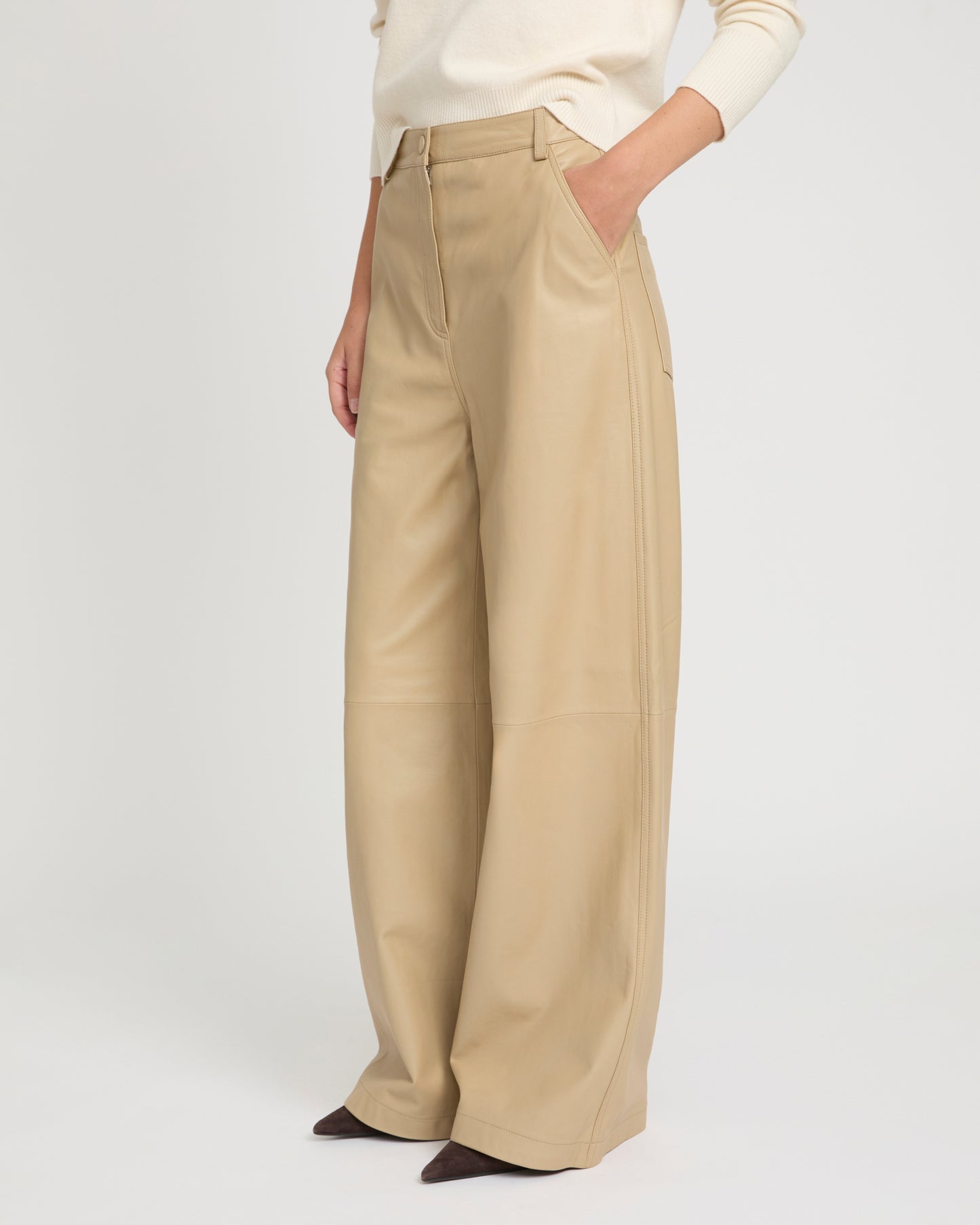 Straight trousers in lamb leather