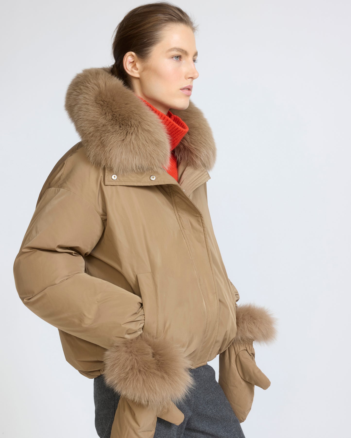 Short technical fabric down jacket with detachable fox fur collar - Yves Salomon - New Fall/Winter Collection