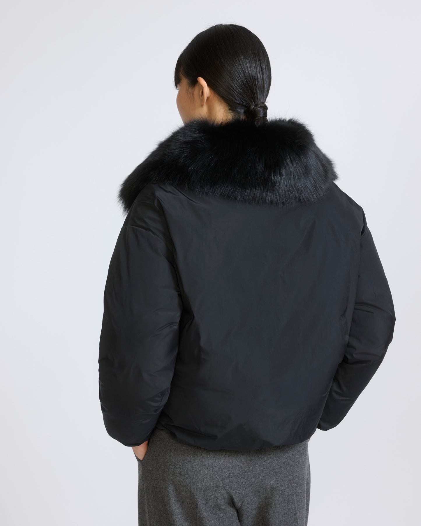 Short technical fabric down jacket with detachable fox fur collar - Yves Salomon - New Fall/Winter Collection