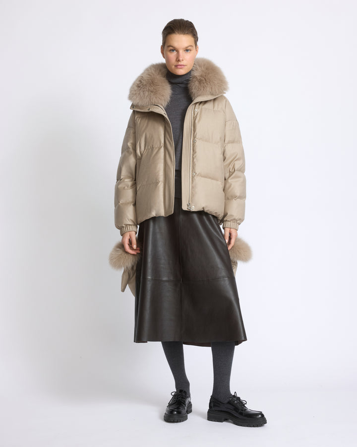 Short down jacket in Loro Piana fabric with detachable fox fur collar and mittens - Yves Salomon - New Fall/Winter Collection