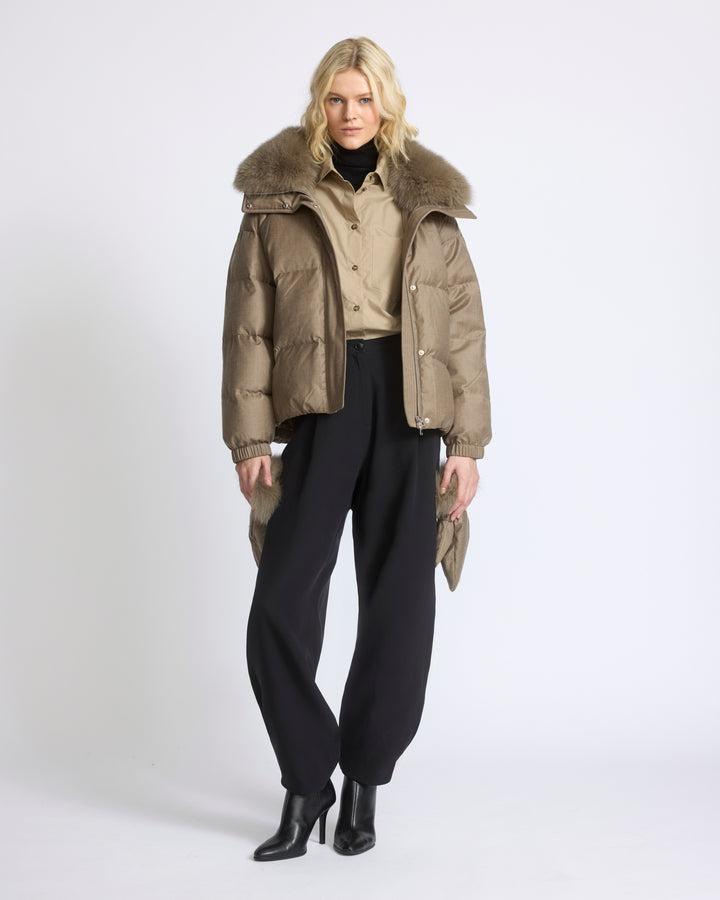 Short down jacket in Loro Piana fabric with detachable fox fur collar and mittens - Yves Salomon - New Fall/Winter Collection