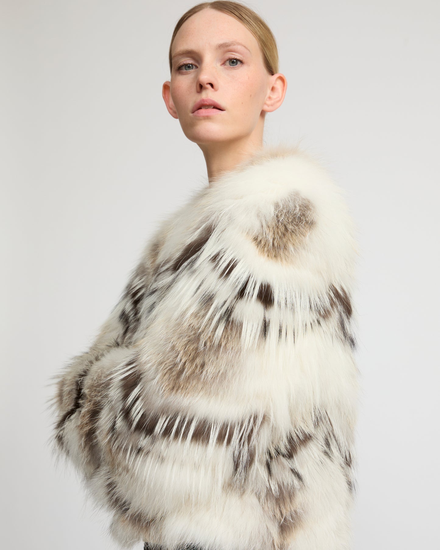 Belted cardigan in merino knit and fox fur