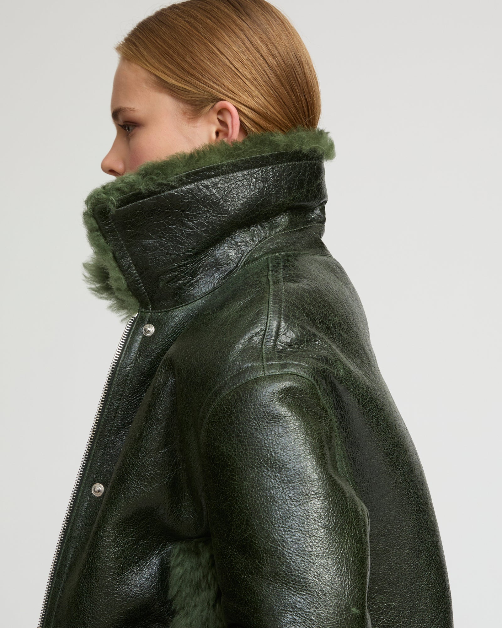 Short jacket in curly Tuscan shearling with vintage finish - Yves Salomon