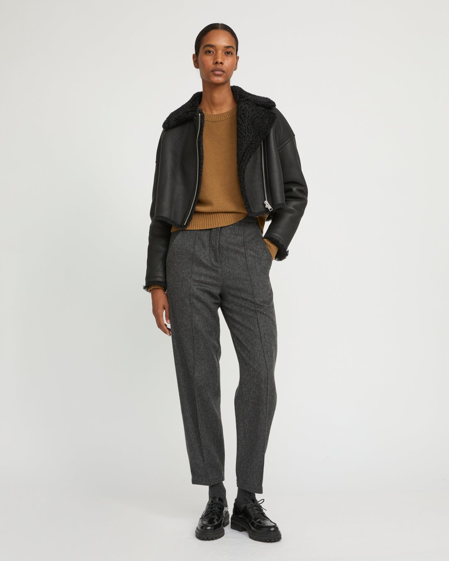 Cropped biker jacket in Icelandic Merino shearling with vintage finish - Yves Salomon
