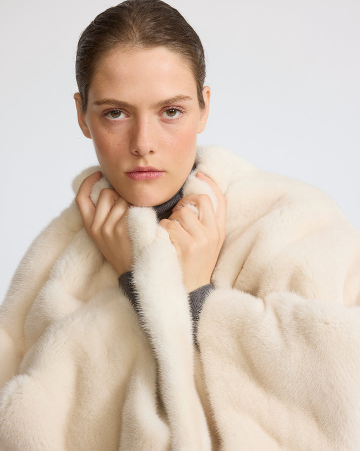 Short cape in long-haired mink fur - Yves Salomon - New Fall/Winter Collection