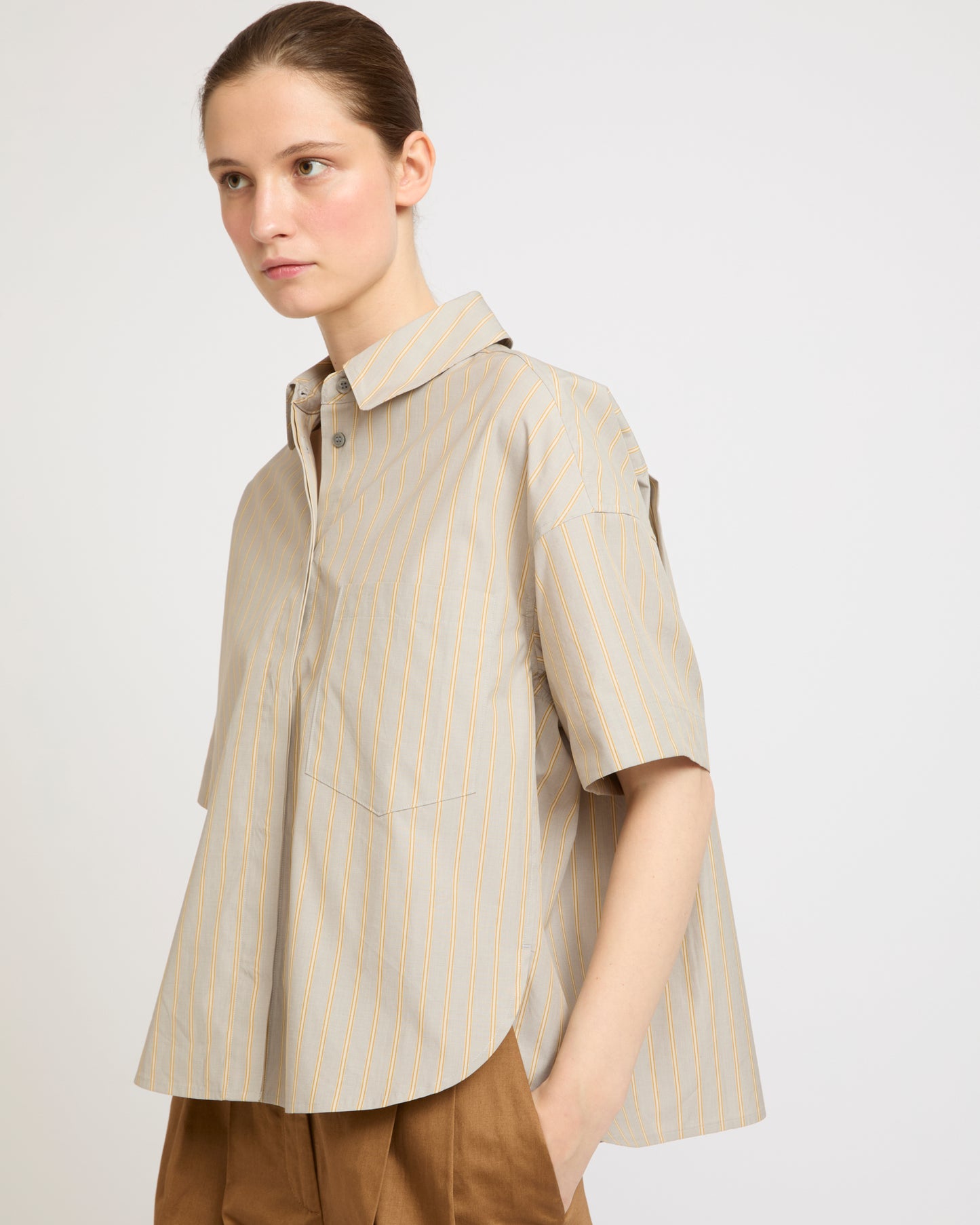Short sleeve poplin shirt