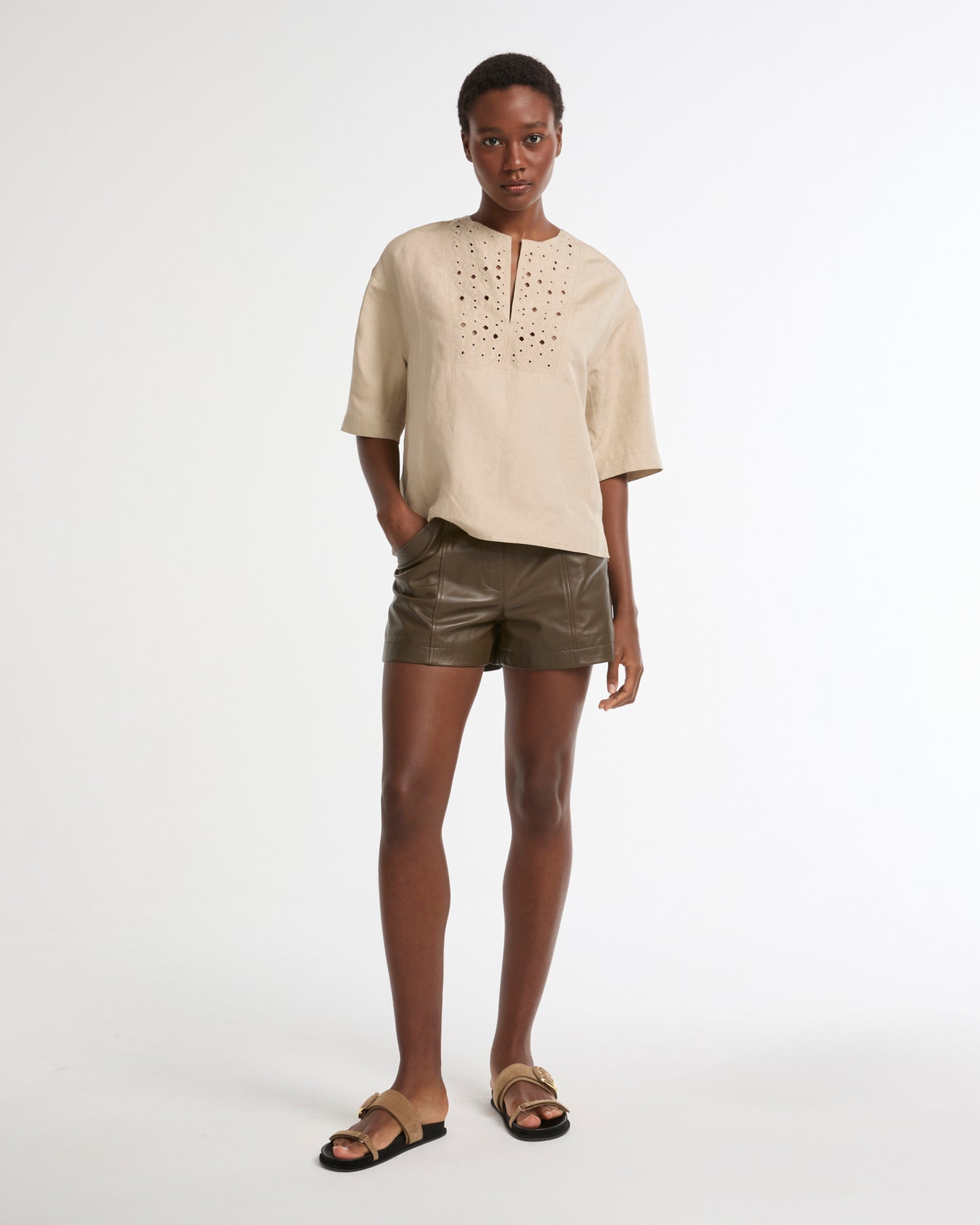 Linen embroidered short-sleeved blouse