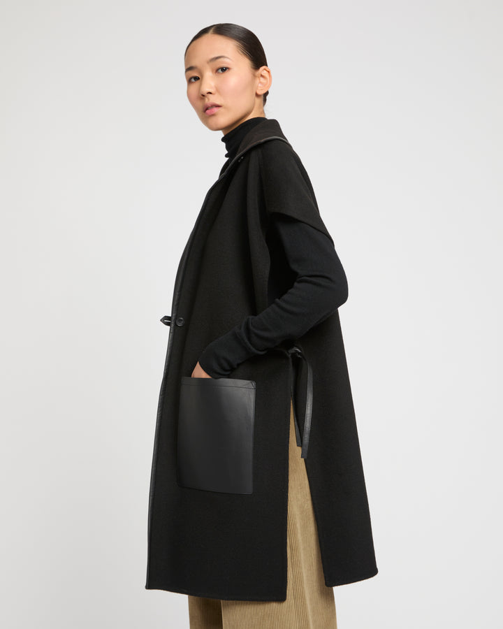 Double-sided cashmere wool and leather bib
