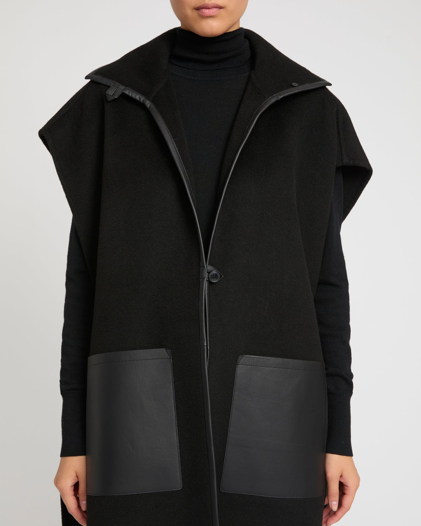 Double-sided cashmere wool and leather bib