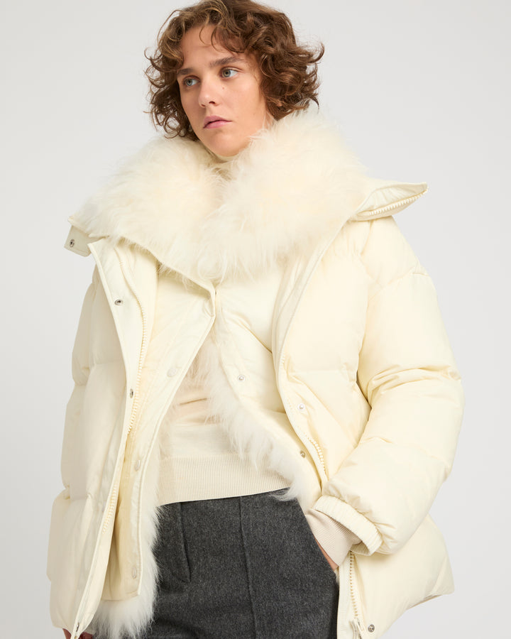 Mid-length down jacket with fluffy lambswool trim