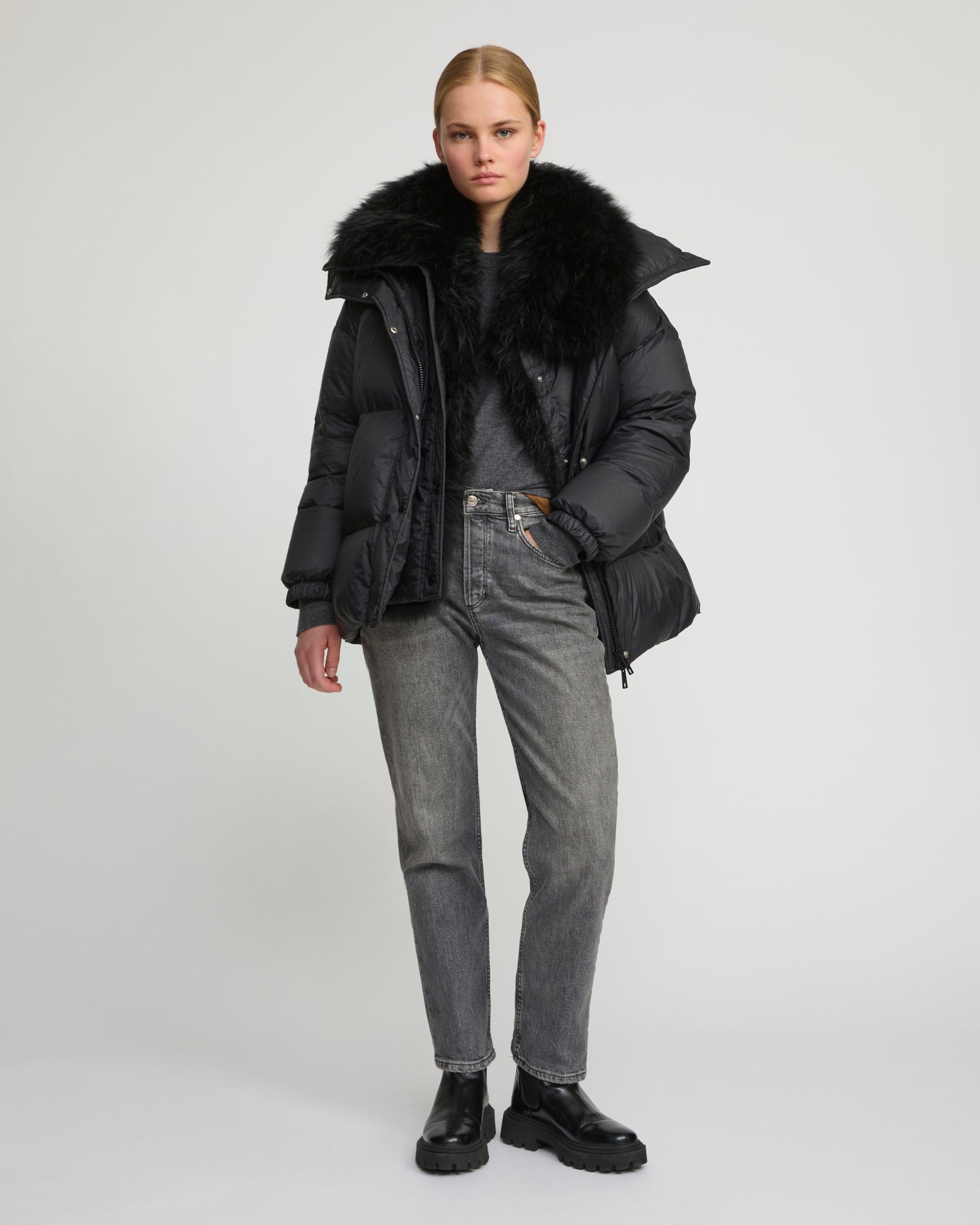 Mid-length down jacket with fluffy lambswool trim - Yves Salomon