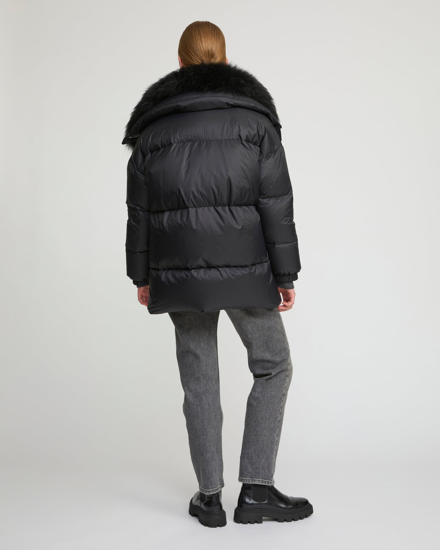Mid-length down jacket with fluffy lambswool trim - Yves Salomon