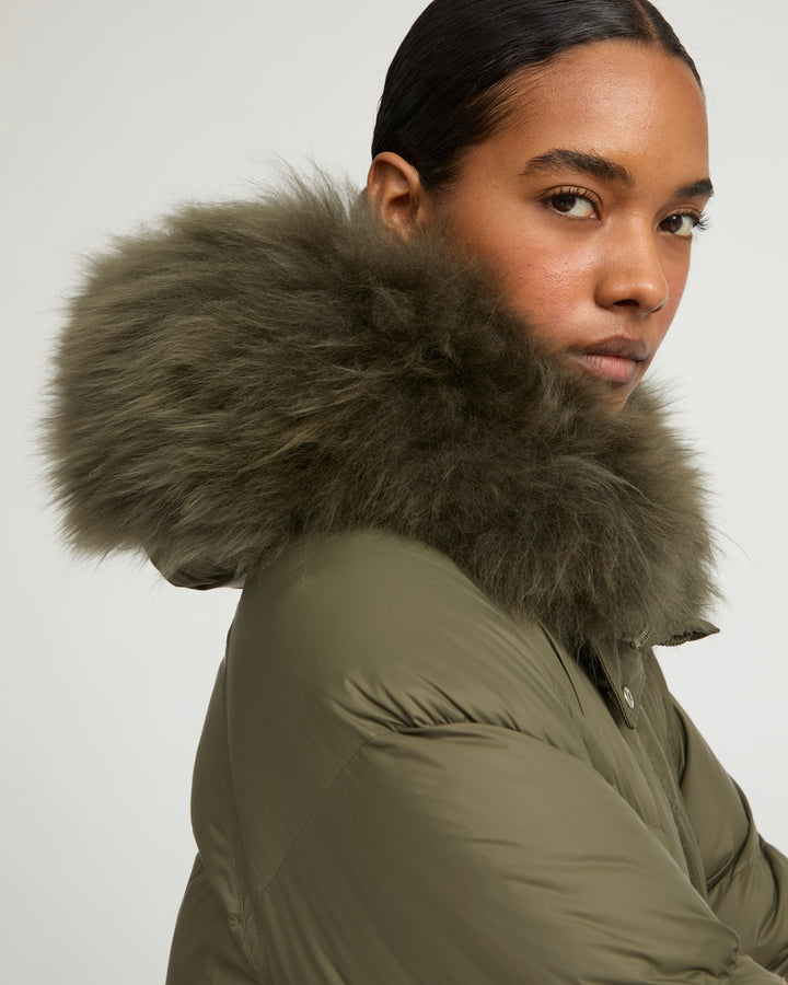 Long down jacket with raglan sleeves and fluffy lambswool trim