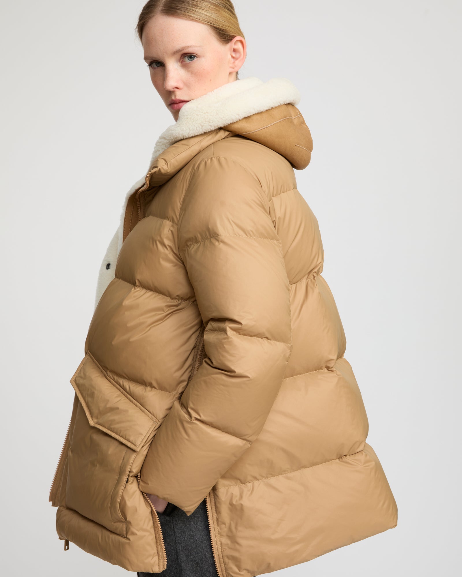 YVES SALOMON グレー ファー ストール 40 7/8 length down jacket with fox fur collar - grey - Yves