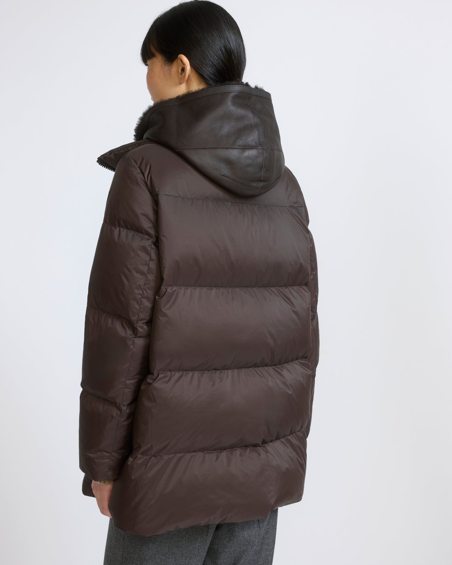 A-line down jacket in waterproof technical fabric with lambskin shearling bib panel - Yves Salomon - New Fall/Winter Collection