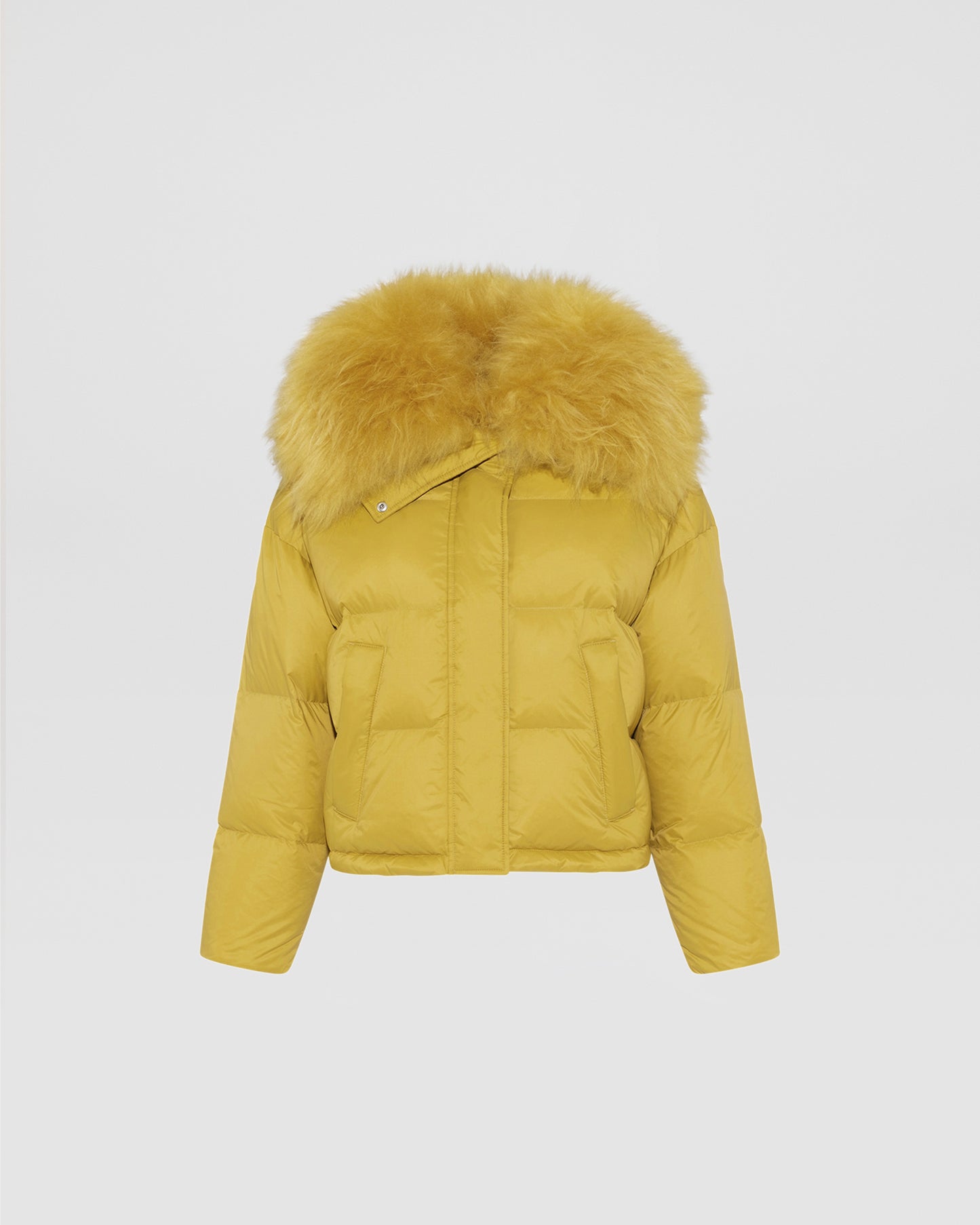 Short down jacket with fluffy lambswool trim
