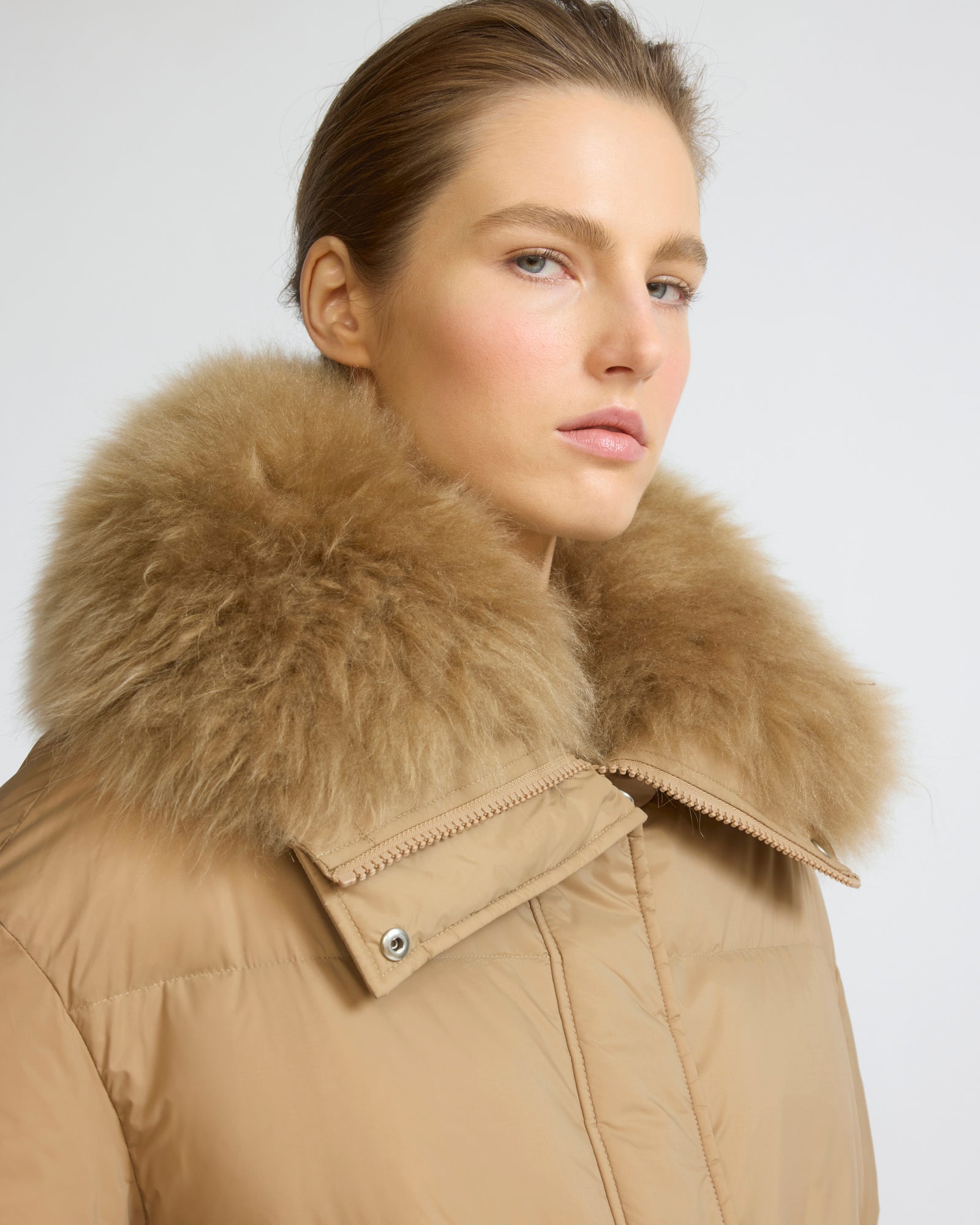 Short down jacket in waterproof technical fabric with airy lambswool trim - Yves Salomon - New Fall/Winter Collection
