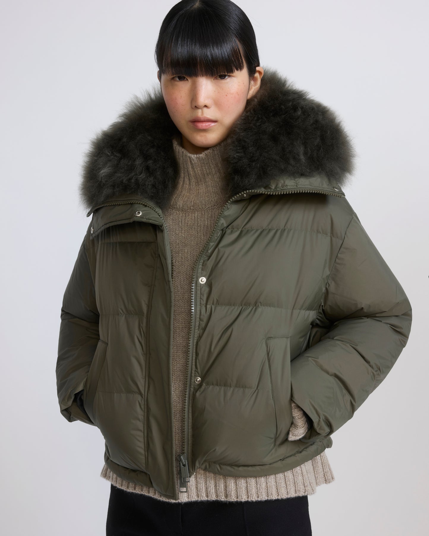 Short down jacket in waterproof technical fabric with airy lambswool trim - Yves Salomon - New Fall/Winter Collection