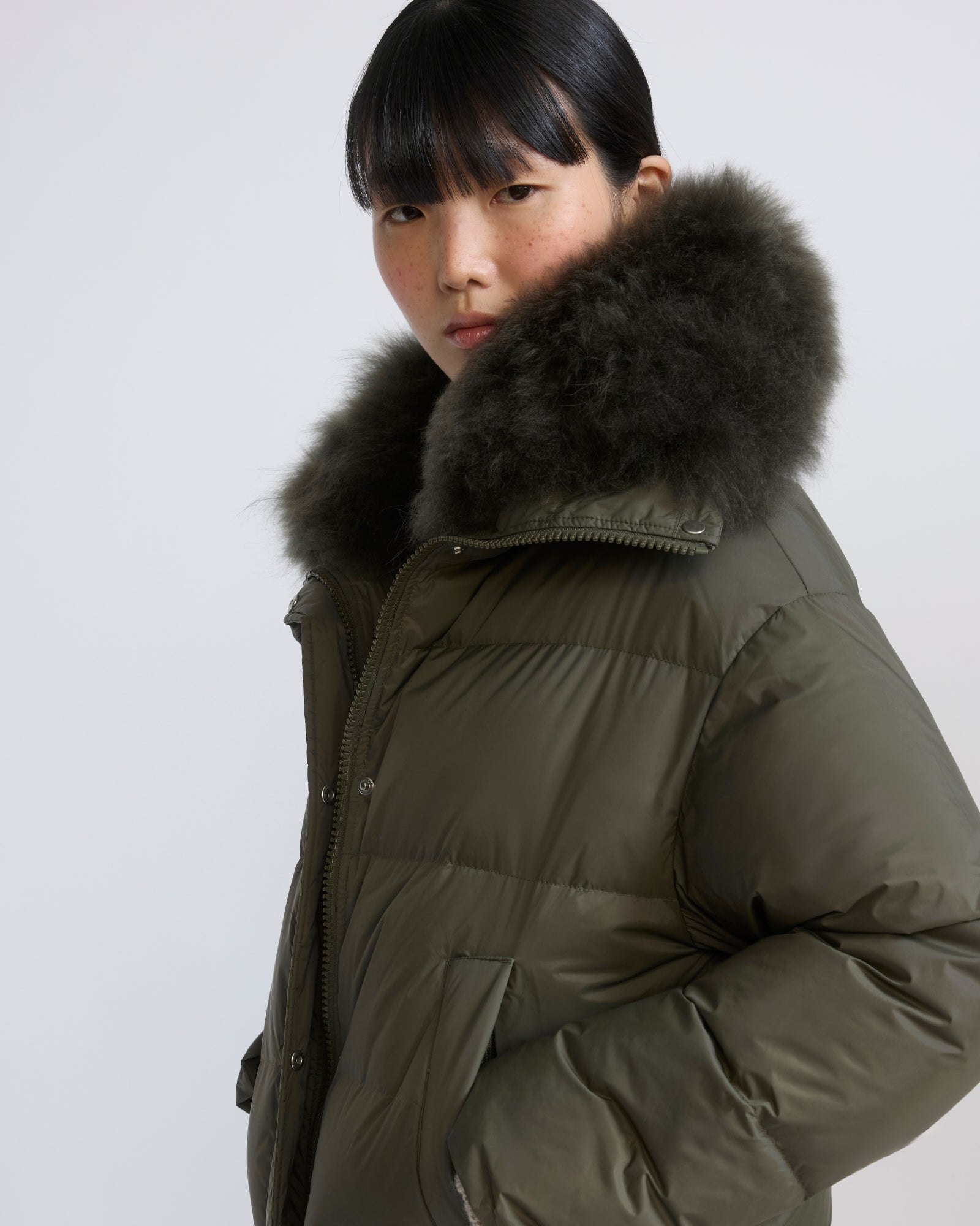 Short down jacket in waterproof technical fabric with airy lambswool trim - Yves Salomon - New Fall/Winter Collection