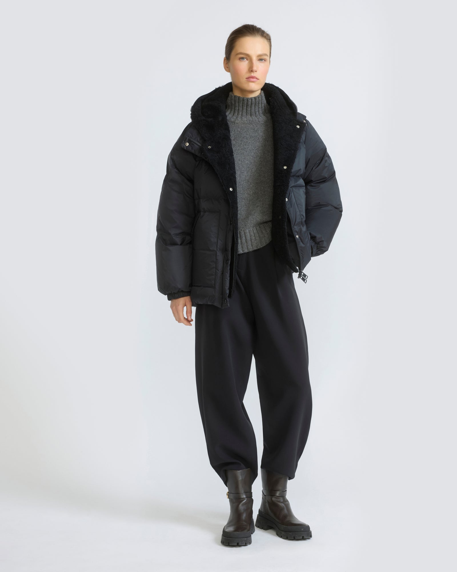 Short down jacket in waterproof technical fabric with lambskin shearling bib panel - Yves Salomon - New Fall/Winter Collection