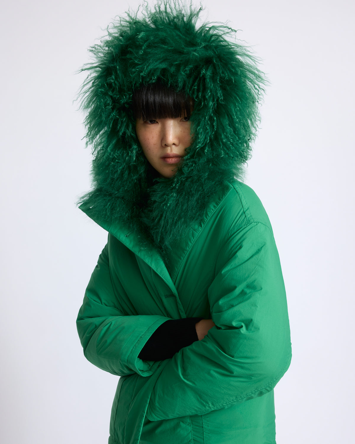 Short ultra-light down jacket with curly lambskin trim - Yves Salomon - New Fall/Winter Collection