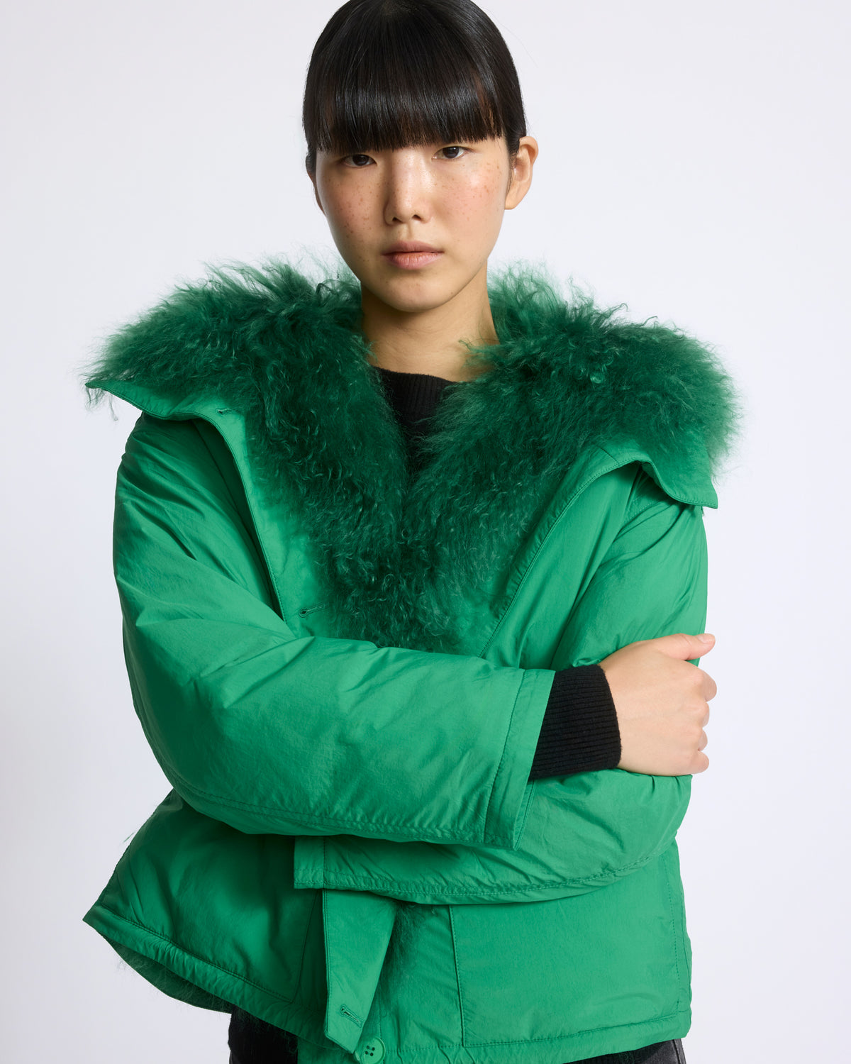 Short ultra-light down jacket with curly lambskin trim - Yves Salomon - New Fall/Winter Collection
