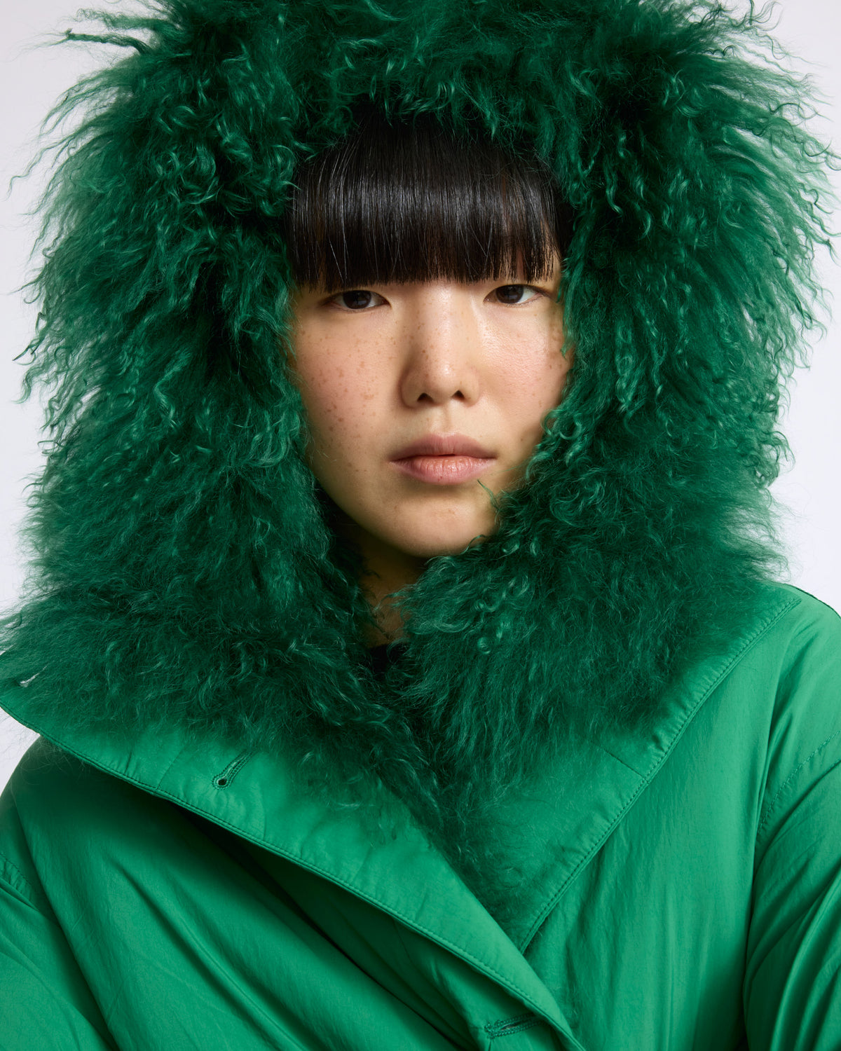Short ultra-light down jacket with curly lambskin trim - Yves Salomon - New Fall/Winter Collection
