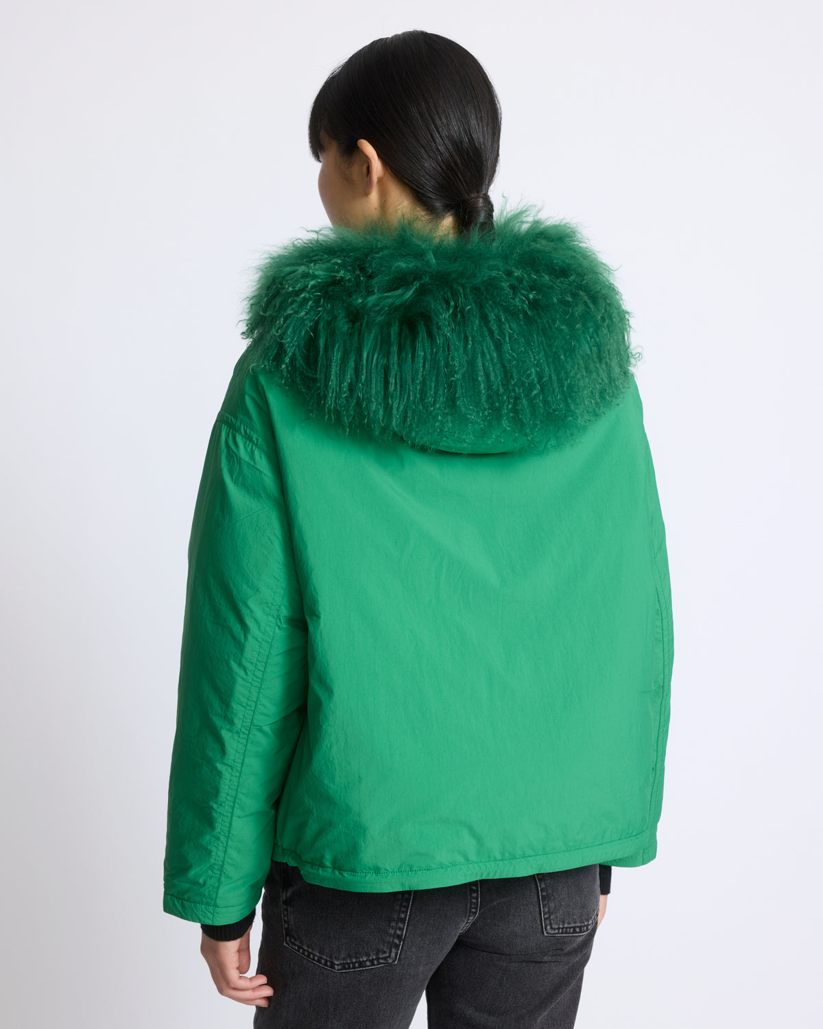Short ultra-light down jacket with curly lambskin trim - Yves Salomon - New Fall/Winter Collection