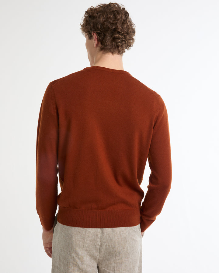 Crew neck jumper in 100% merino wool knit