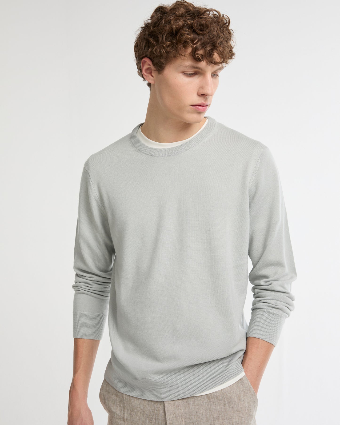 Crew neck jumper in 100% merino wool knit