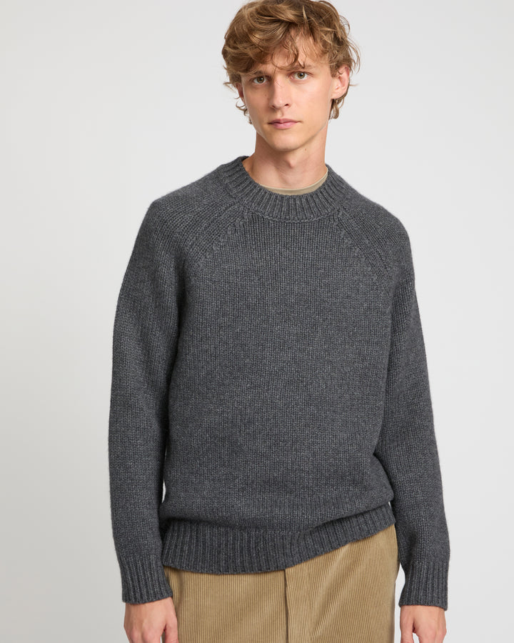 Crew neck jumper in 100% cashmere thick knit
