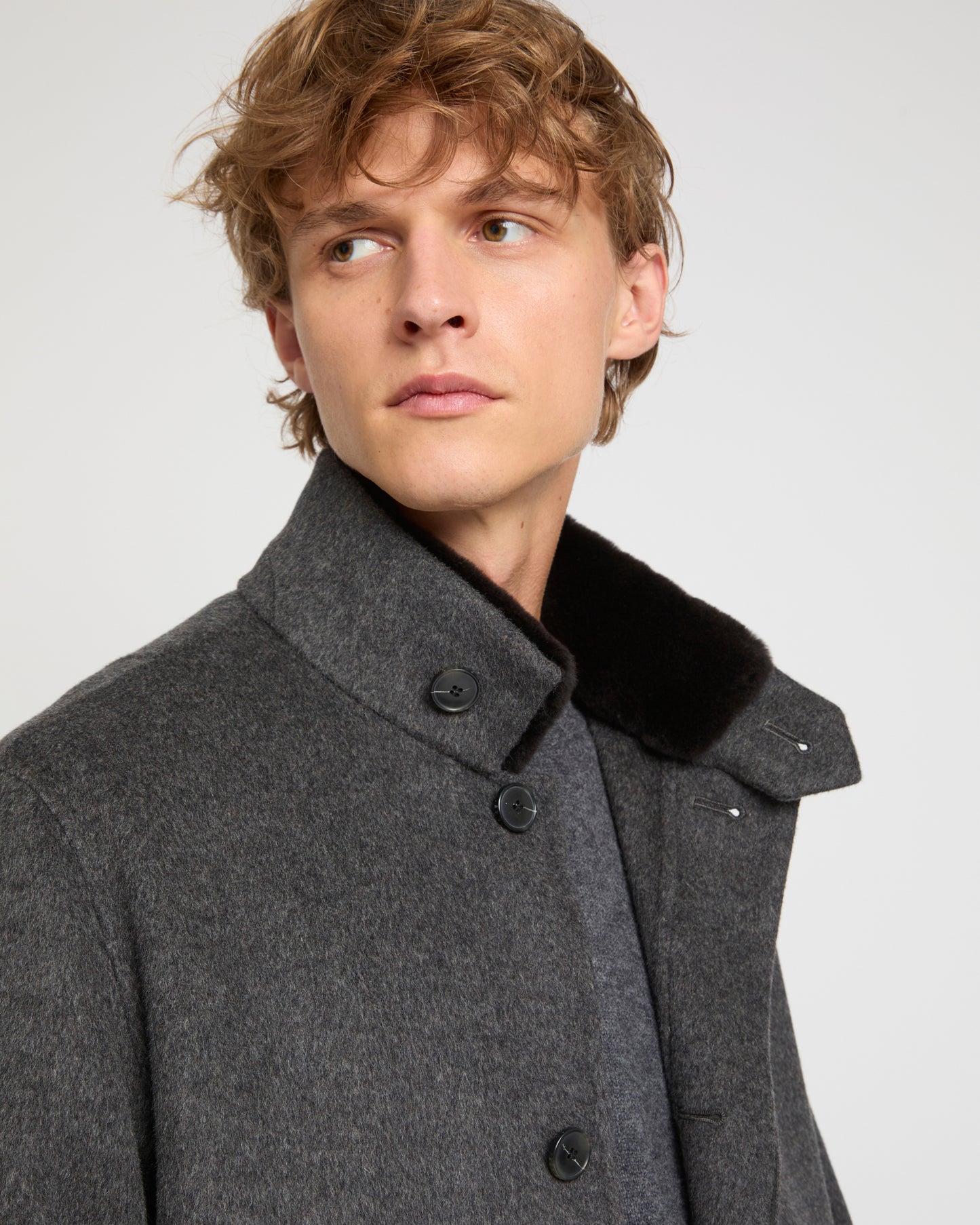 Double-sided wool-cashmere fabric coat with mink collar