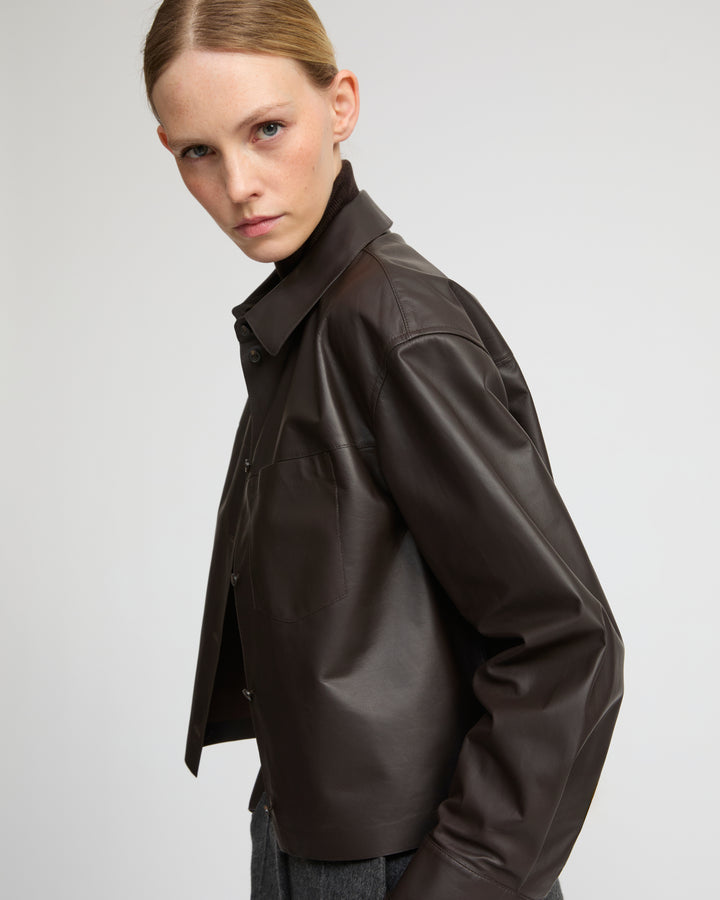 Cropped shirt in fine lamb leather