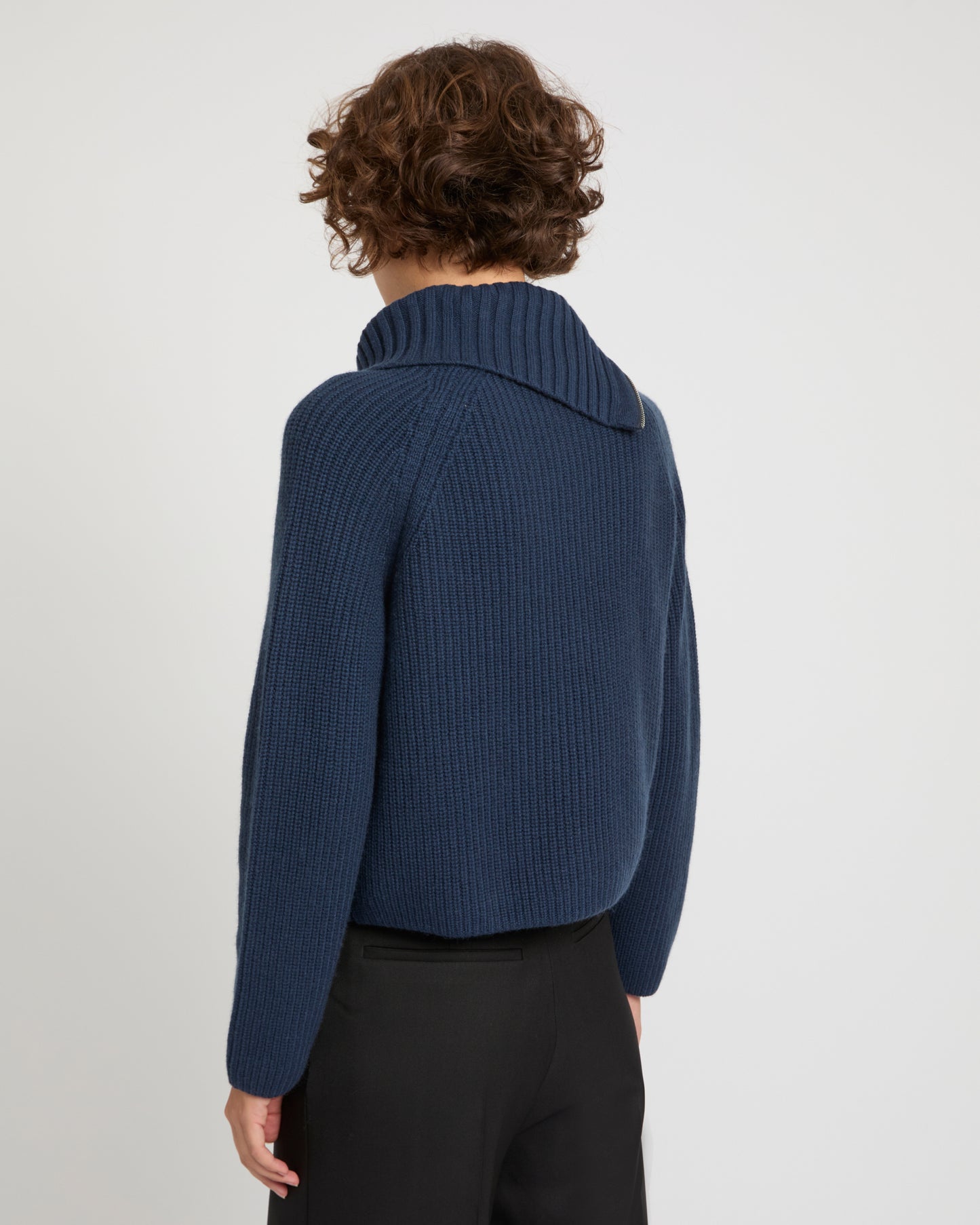 Cropped knitted jumper