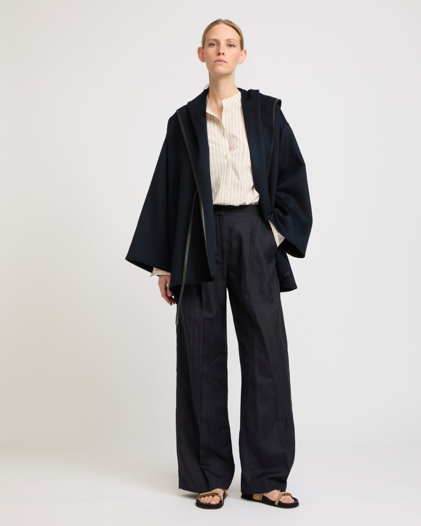 Oversized short coat in double-sided cashmere blend