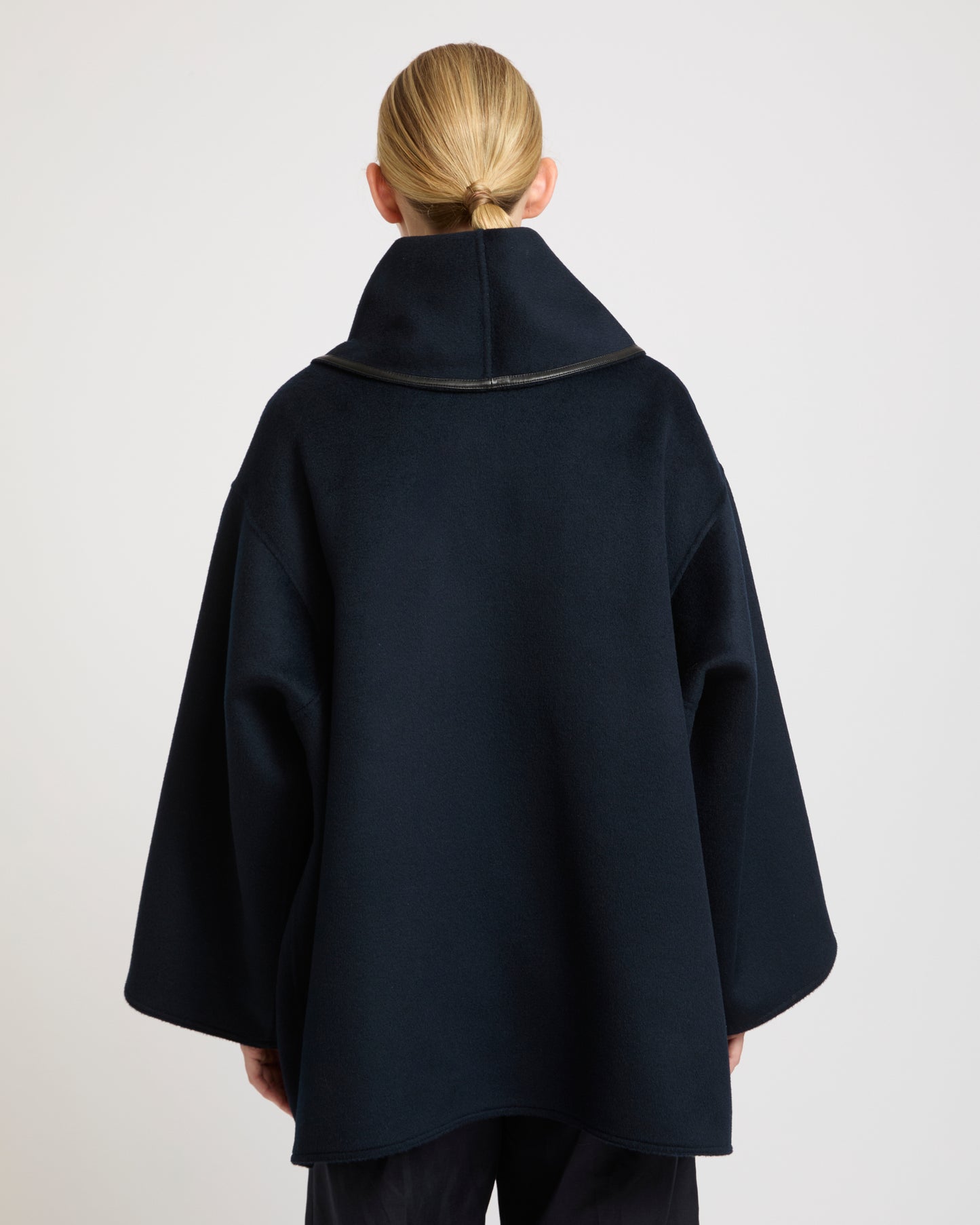 Oversized short coat in double-sided cashmere blend
