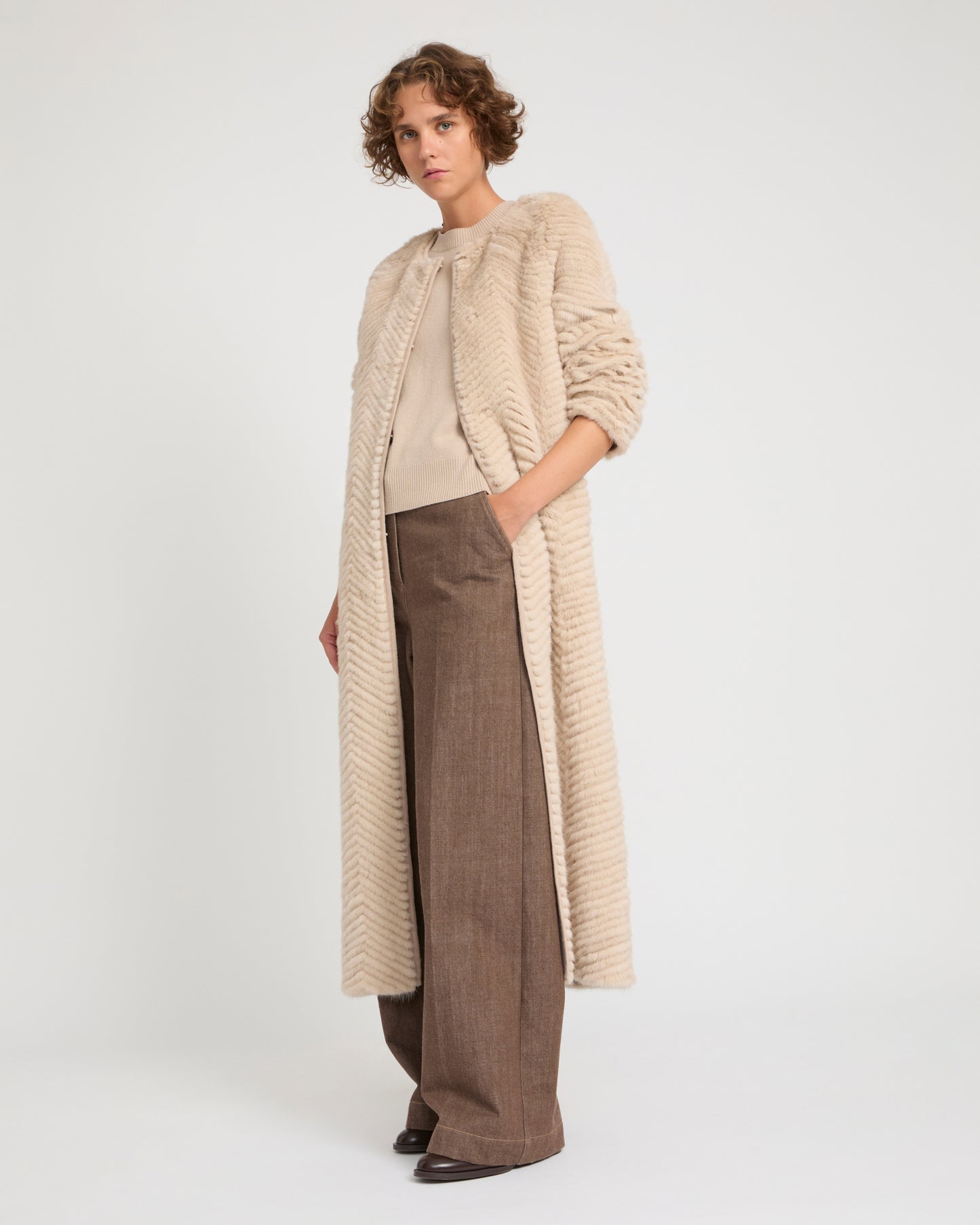 Long coat in Merino knit and mink fur