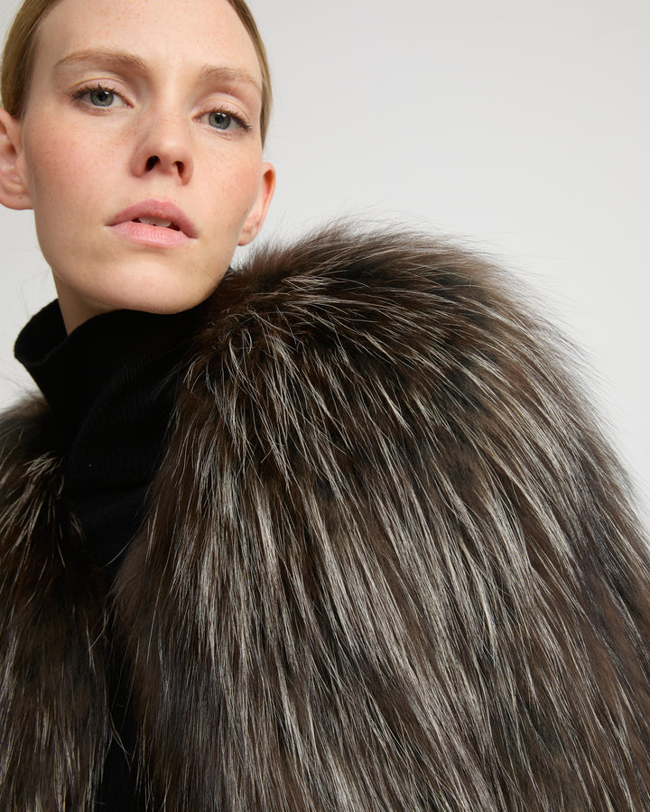 Long jacket in knitted fox fur