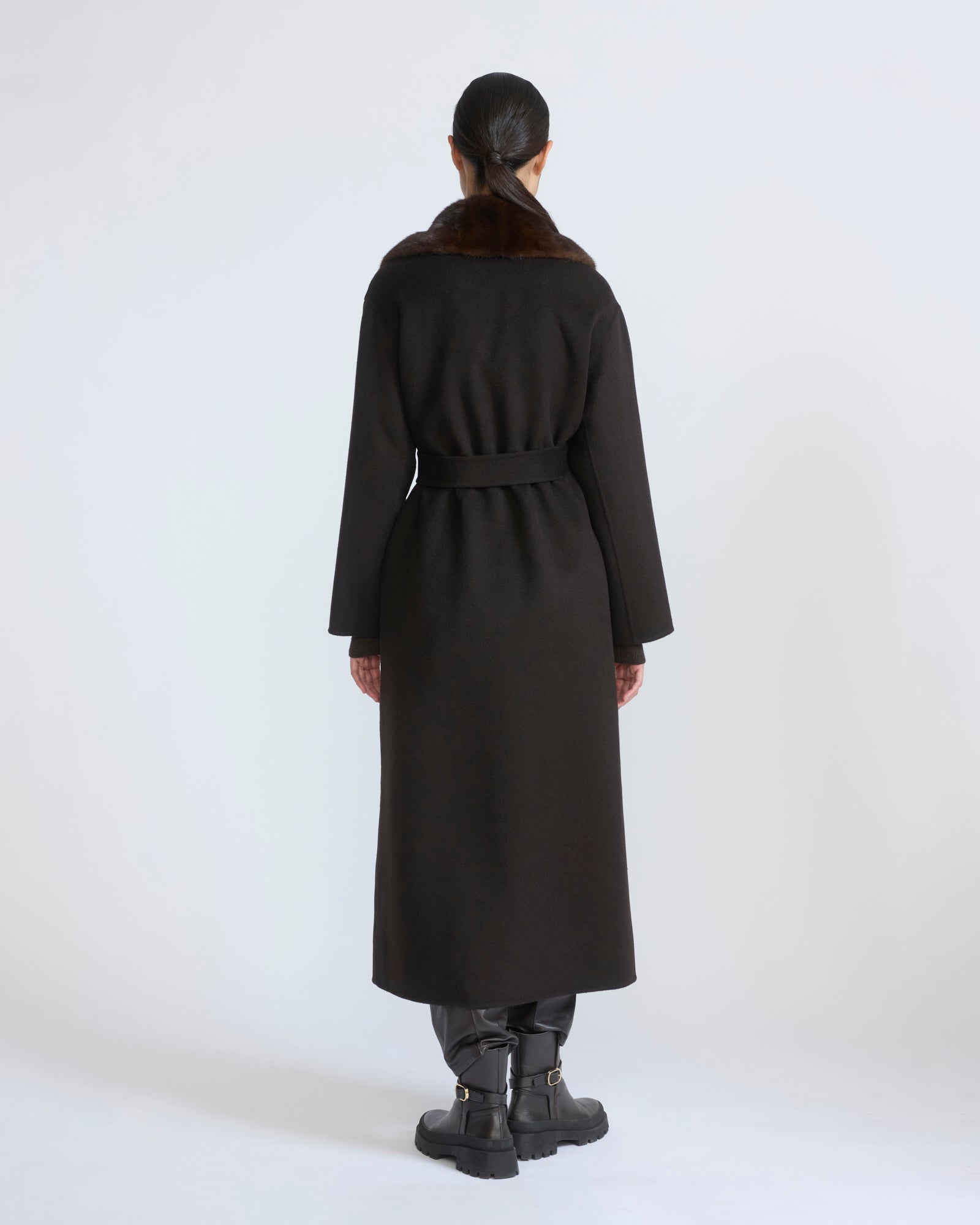 Cashmere wool belted coat with mink fur collar - Yves Salomon - New Fall/Winter Collection