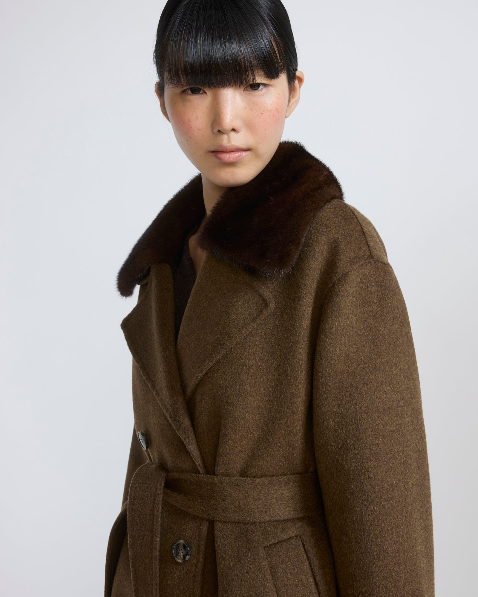 Cashmere wool belted coat with mink fur collar - Yves Salomon - New Fall/Winter Collection