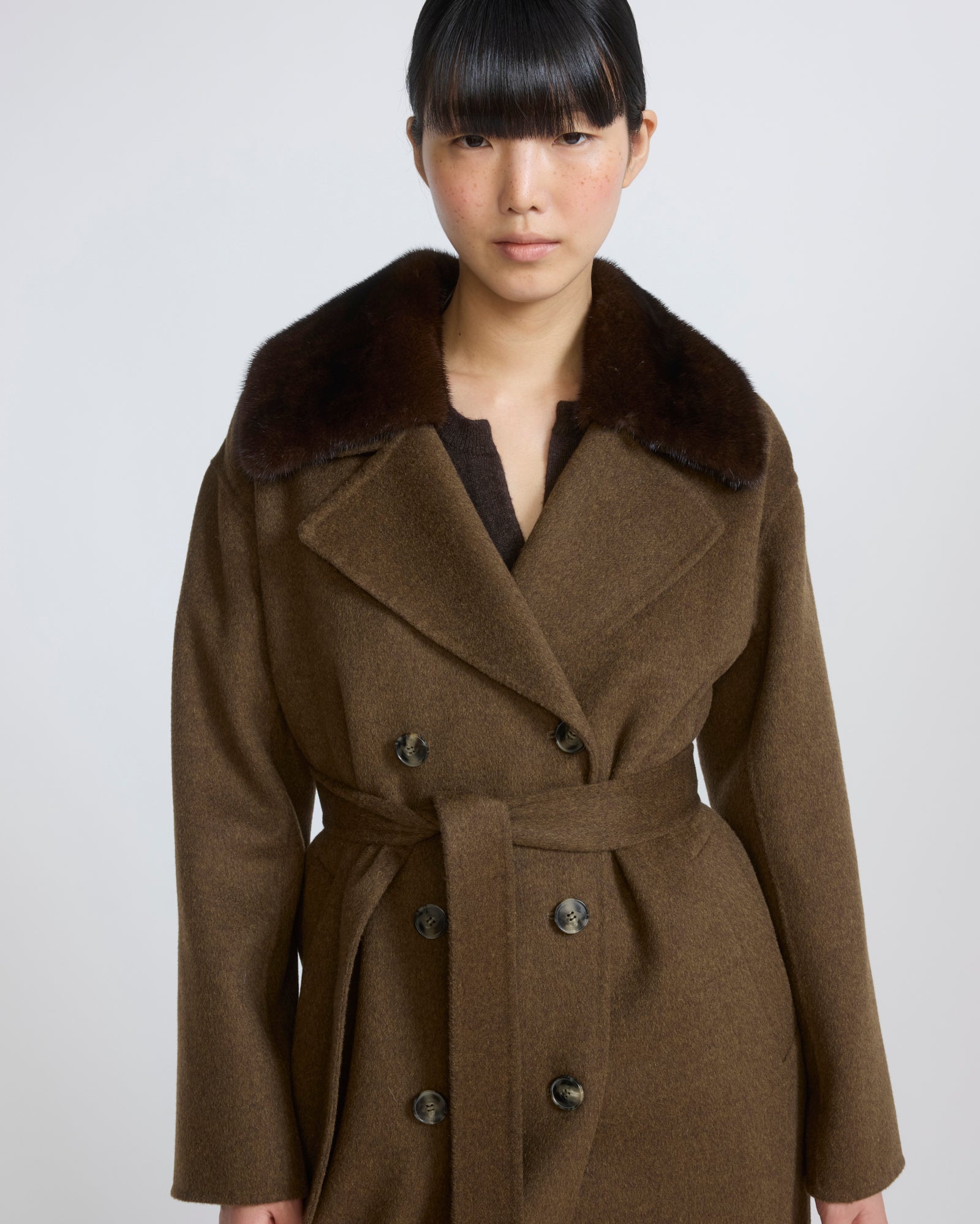 Cashmere wool belted coat with mink fur collar - Yves Salomon - New Fall/Winter Collection