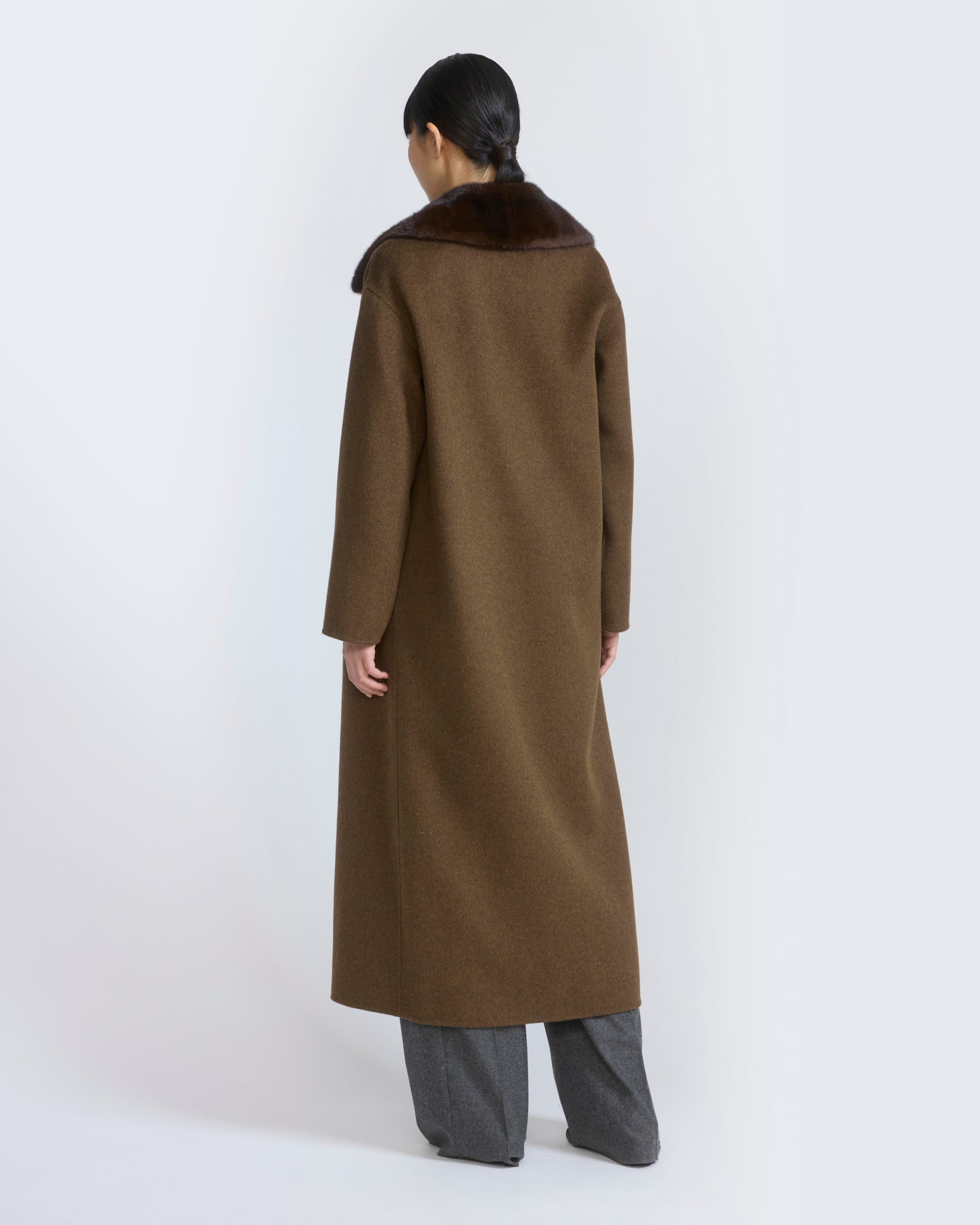 Cashmere wool belted coat with mink fur collar - Yves Salomon - New Fall/Winter Collection