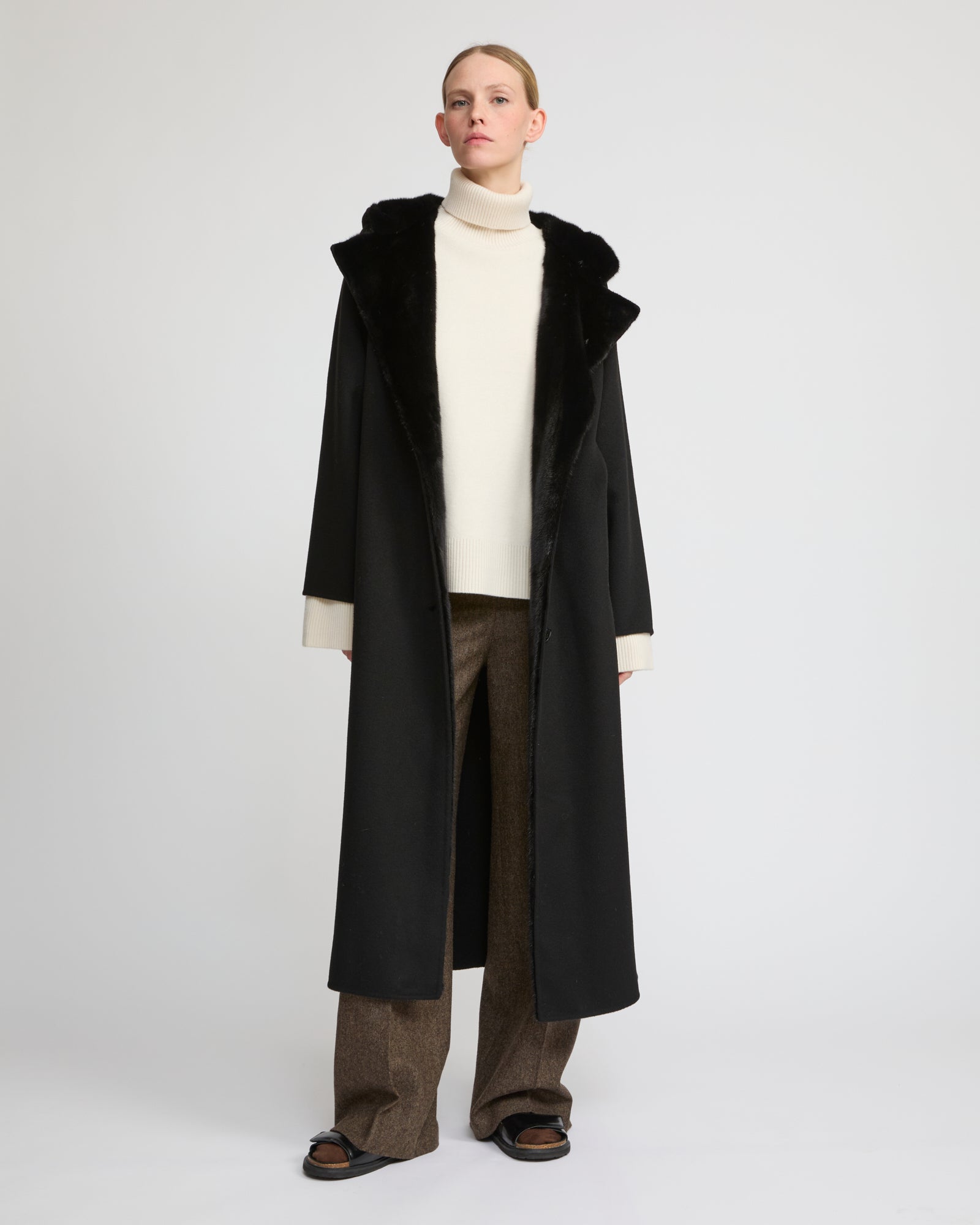Long coat in cashmere wool with mink fur hood - Yves Salomon