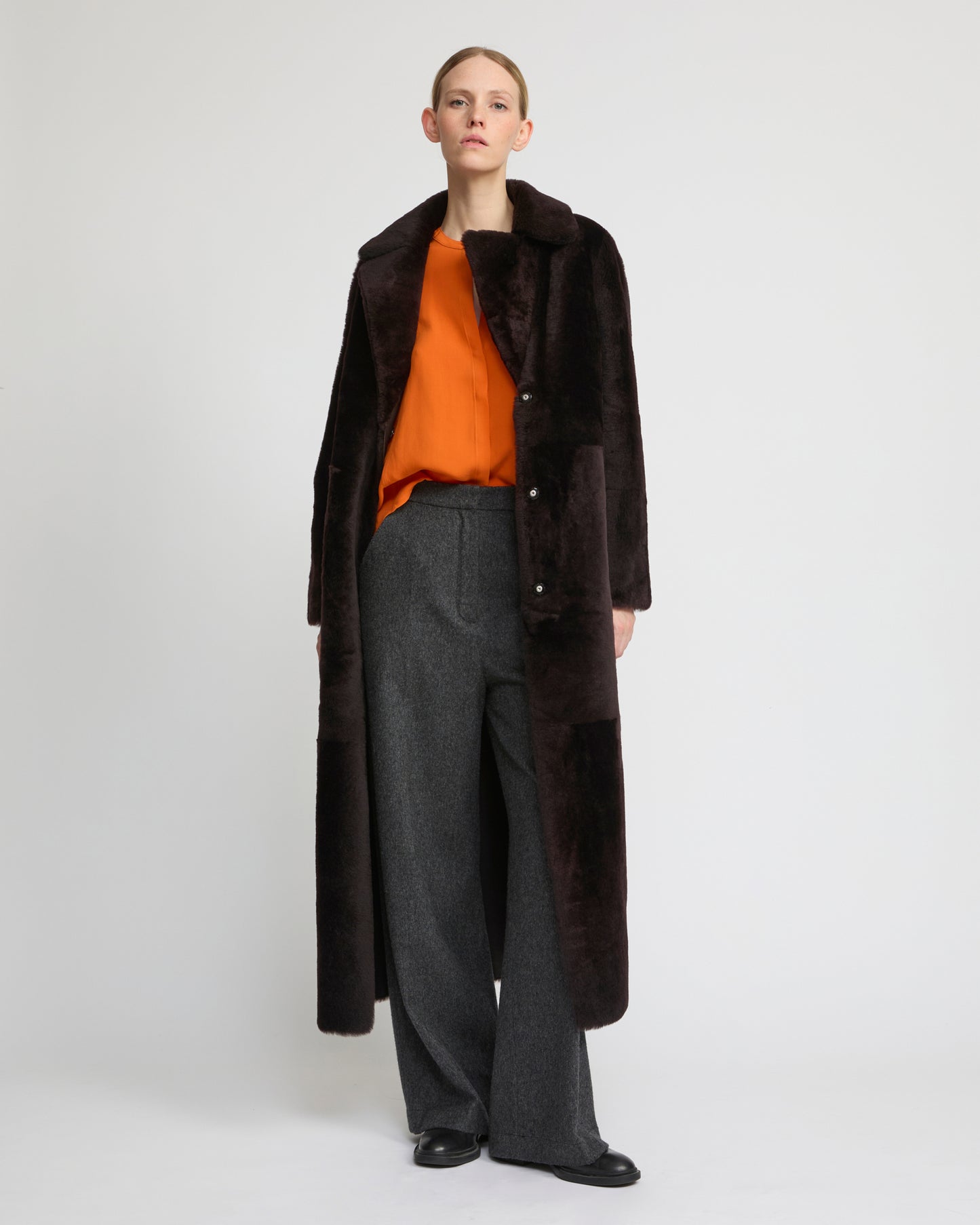 Reversible long coat in lambskin and Lacon shearling