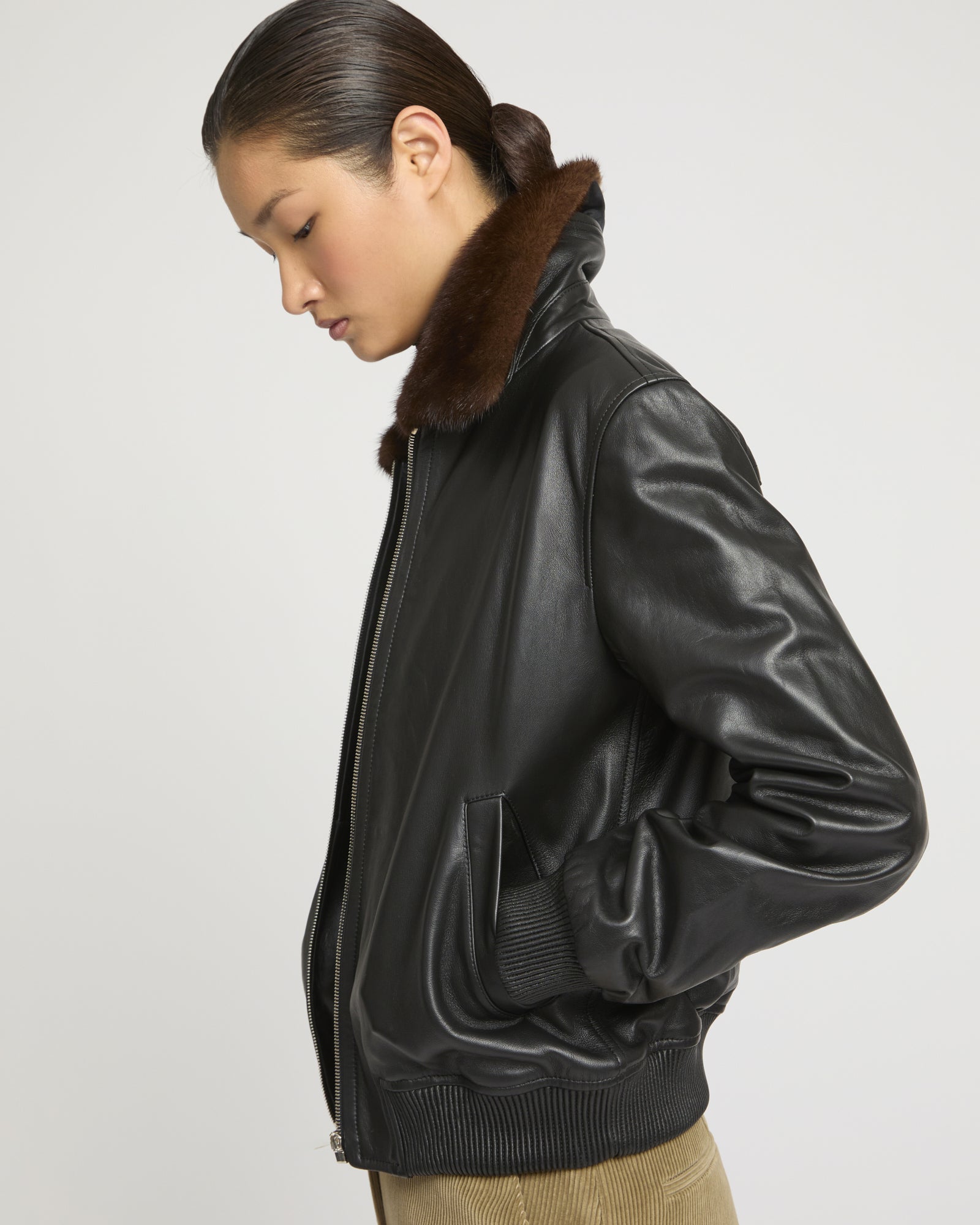 シャコガイルb Lamb leather bomber jacket with removable mink collar - black