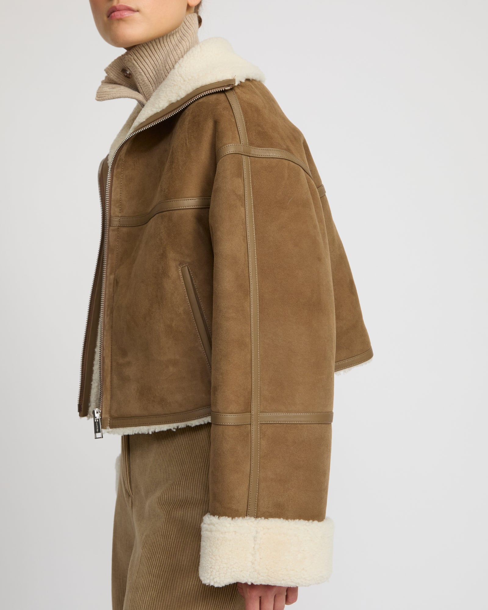 ラコリーヌ　スキンオロジー Suede Merino lambskin cropped jacket - camel - Yves Salomon – Yves