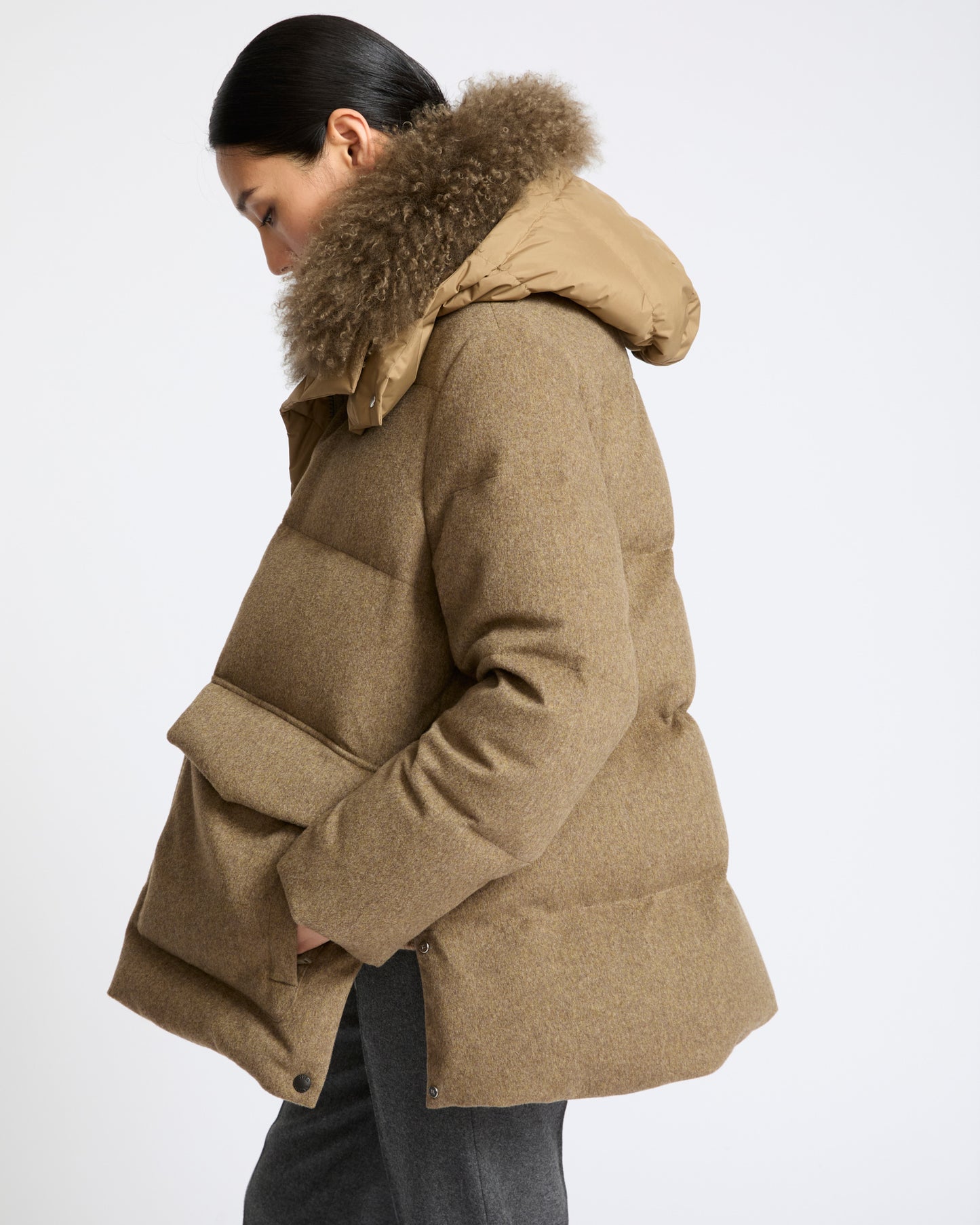 Hooded down jacket in Loro Piana 100% cashmere membrane fabric with long curly lambskin trim - Yves Salomon - New Fall Winter Collection
